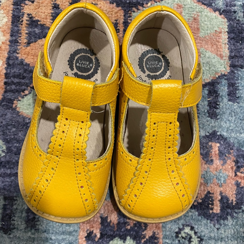 Mustard yellow Mary janes vintage/classic style